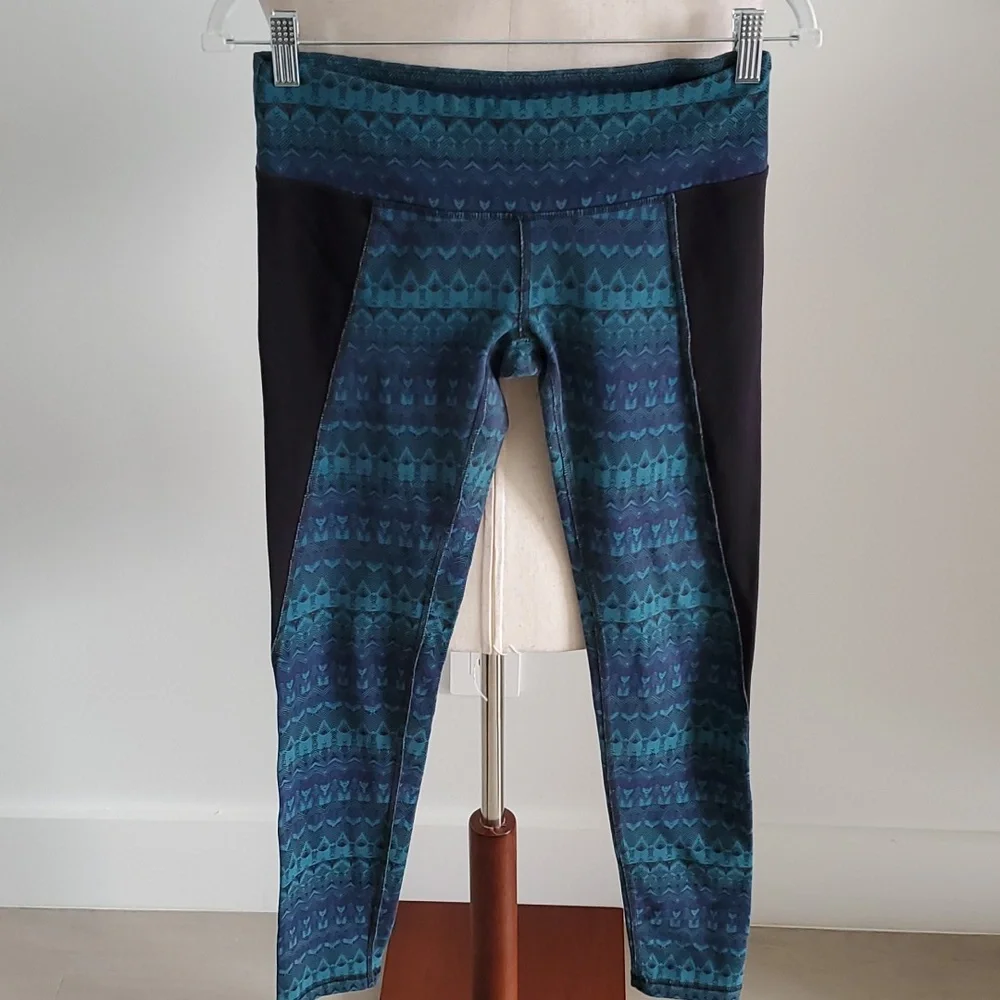 ALO women’s green&navy with black insert panel leggings size M